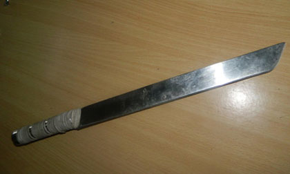 Một phụ nữ bị chém liên tiếp bằng mã tấu