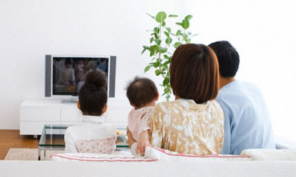 7 lợi ích bất ngờ từ việc cho con xem tivi