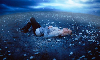 Vẻ đẹp bí ẩn của người phụ nữ qua loạt ảnh siêu thực đẹp-khó-tin