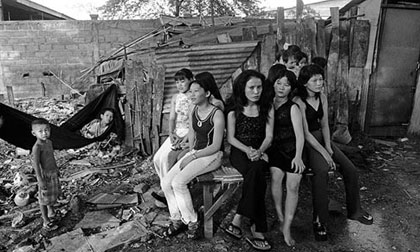 Chuyện bán dâm ở biên giới gây sốc