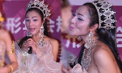 Giật mình trước nhan sắc như yêu tinh của mẫu Thái Lan