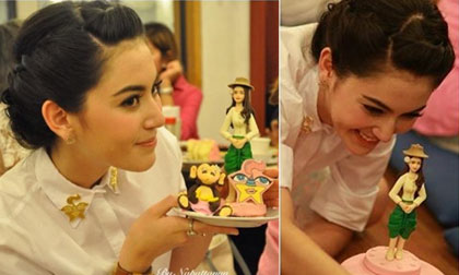 'Ma nữ' Davika khoe ảnh bánh sinh nhật độc đáo hình chủ nhân 