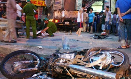 Xe tải gây tai nạn liên hoàn khiến 1 người chết, 3 bị thương