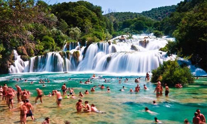 Đến Croatia đắm mình giữa dòng thác mát lạnh