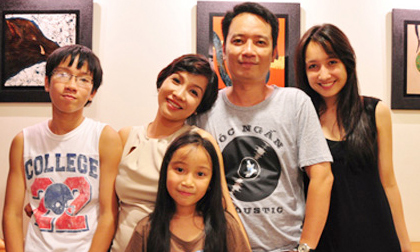 Những gia đình “con tôi, con anh” hạnh phúc của showbiz Việt