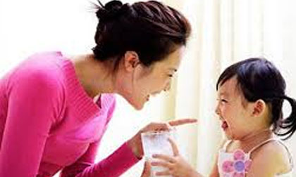 Sai lầm khi cho con ăn khiến trẻ bị lùn