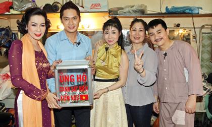 Uyên Thảo và đông đảo nghệ sĩ hành động thiết thực vì biển Đông