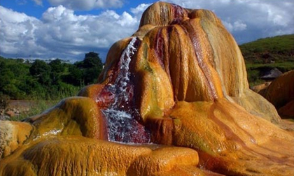 Mạch nước phun lạnh độc đáo ở Madagascar