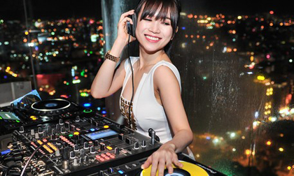Sĩ Thanh hóa cô nàng DJ nóng bỏng khuấy động đêm tiệc