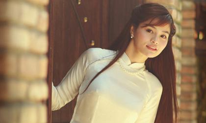 "Bà mẹ một con" Vũ Thu Phương kiều diễm với áo dài xưa