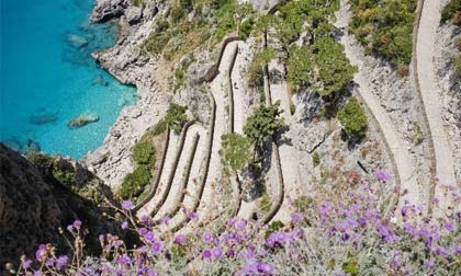 Vẻ đẹp hùng vĩ của những con đường lưng chừng núi 