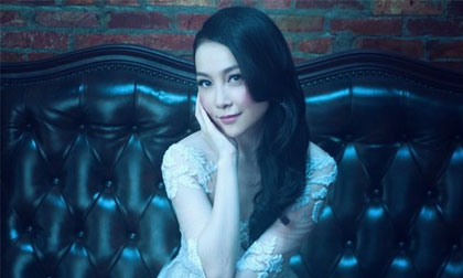 Linh Nga đẹp "xuất thần" như gái đôi mươi