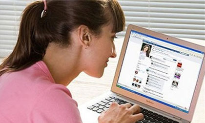 Lãnh đủ vì nói xấu mẹ chồng trên Facebook