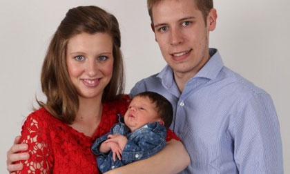 Em bé sống sót thần kỳ sau khi mẹ dùng thuốc phá thai