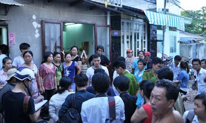 Hai phụ nữ chết treo cổ ở nhà vệ sinh