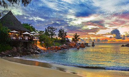 10 bãi biển siêu đẹp khiến bạn "ngất ngây con gà tây"