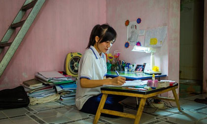 Cô gái Việt lên báo nước ngoài nhờ nghị lực phi thường