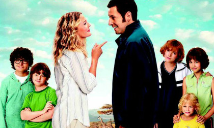 Chết cười trước kỳ nghỉ của cặp đôi duyên nợ Adam Sandler và Drew Barrymore 