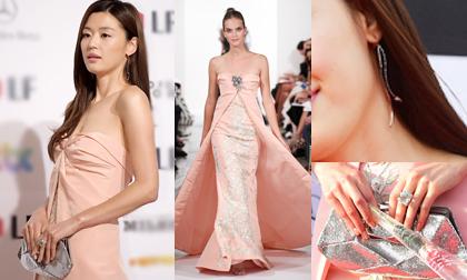 Bóc giá váy và phụ kiện bạc triệu của Jun Ji Hyun trên thảm đỏ Baeksang