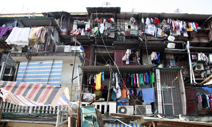 Hà Nội: Rùng mình khu tập thể nước toilet chảy qua đầu