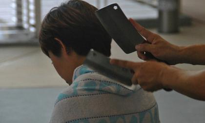 Kinh ngạc với nghề mát-xa bằng dao băm