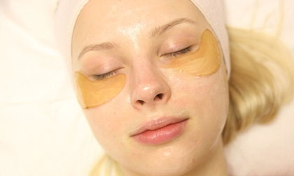 10 nguyên liệu đơn giản giúp xóa tan quầng thâm quanh mắt