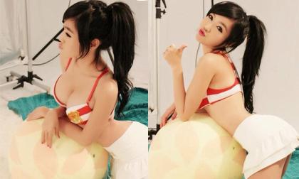 Elly Trần lại tranh thủ khoe... đón World Cup