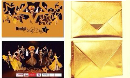 Lộ hình ảnh thiệp Đêm hội chân dài hình chiếc ví đặc sắc