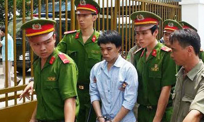 Tử hình kẻ giết bảo vệ trường học cướp của