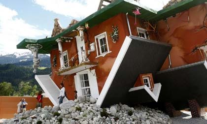 Chiêm ngưỡng những siêu phẩm nhà lộn ngược