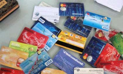 Mở hàng trăm tài khoản ATM để lừa đảo