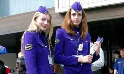 Ngắm vẻ xinh đẹp của các nữ tiếp viên hàng không trên toàn thế giới