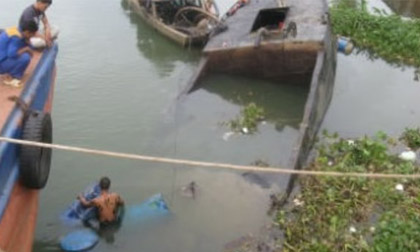 Lật ghe trên biển, 3 người chết, 1 người mất tích