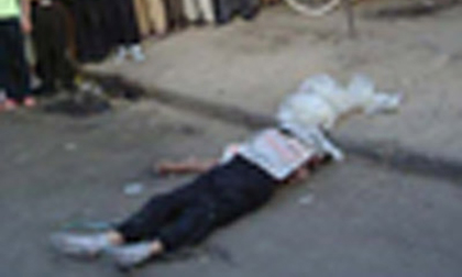 Thi thể nam sinh bị đánh chết ngồi trên xe máy