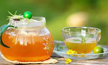 Đồ uống bảo vệ da trước máy tính