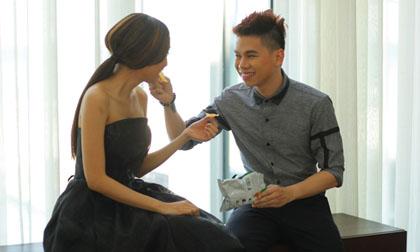 Hoàng Tôn "cười tít mắt" bên cháu gái Lam Trường