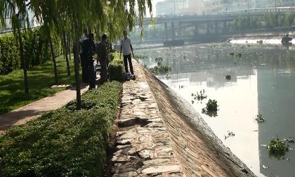 Người đàn ông chết bất thường dưới chân cầu