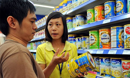 Giá sữa bán buôn giảm 50.000-80.000 đồng mỗi hộp