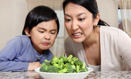 Thói quen sau khi ăn cực hại cho con