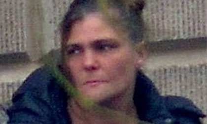 Phụ nữ 42 tuổi có thai với cậu bé 15 tuổi