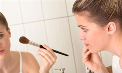 Mẹo làm đẹp nhanh cho nàng công sở bận rộn