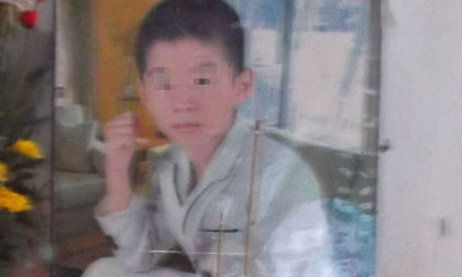 Bé trai 7 tuổi chết thảm vì 'gọi cơn điên' kẻ tâm thần