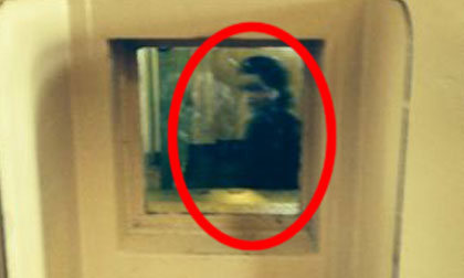 Ám ảnh với bóng ma phụ nữ trẻ xuất hiện trong Nhà tù Alcatraz