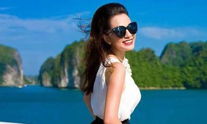 Ngọc Thuý rạng rỡ trên du thuyền kết thúc những ngày tháng đau lòng