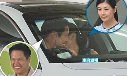 Á hậu Trung Quốc liên tiếp bị bắt gặp ôm hôn hai người tình đại gia trong ô tô