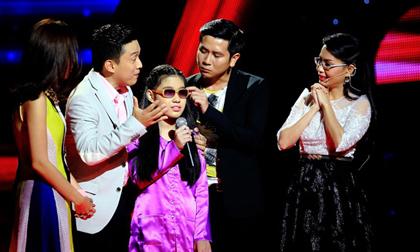 Cô bé khiếm thị hát dân ca "gây bão" ở "Giọng hát Việt Nhí"