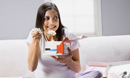 Vì sao bà bầu tuyệt đối không nên ăn kem?