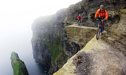 Nín thở với những kiểu du lịch siêu nguy hiểm