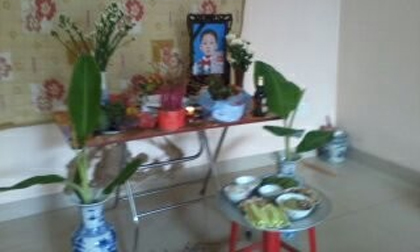 Phút định mệnh bé trai 8 tuổi bị mẹ chém chết