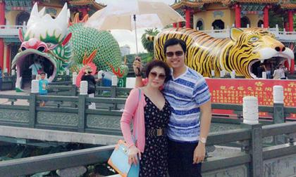 Vũ Hoàng Việt và bồ tỷ phú "đội nắng" du ngoạn Đài Loan